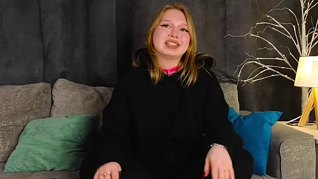 EdlaHames online show from 03/11/25, 10:51