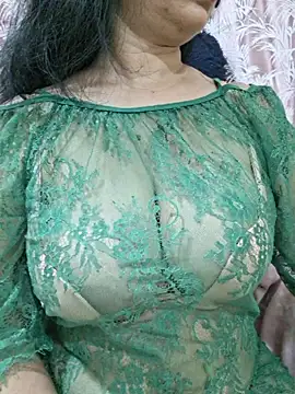 Snapshot of Jassi_Does chatting on 05/24/26, 08:47 Jassi Does online show from 05/24/26, 08:47