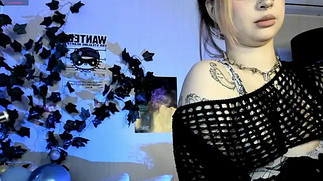 Snapshot of marynixoxo chatting on 02/25/25, 02:47 marynixoxo online show from 02/25/25, 02:47