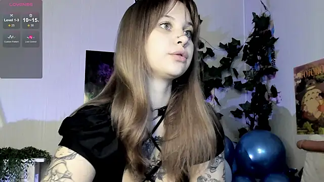 Snapshot of marynixoxo chatting on 03/01/25, 08:02 marynixoxo online show from 03/01/25, 08:02