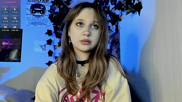 Snapshot of marynixoxo chatting on 03/04/25, 02:06 marynixoxo online show from 03/04/25, 02:06
