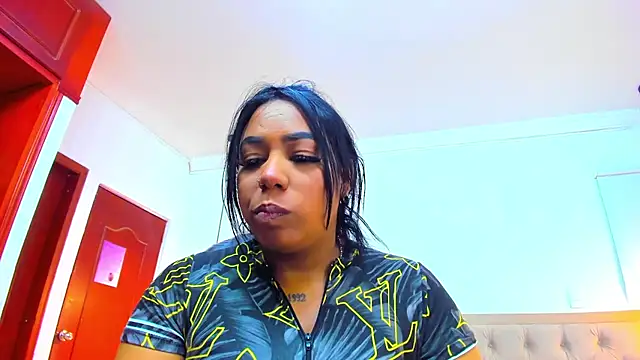 Snapshot of emma_purple_ chatting on 09/20/25, 12:17 emma purple online show from 09/20/25, 12:17