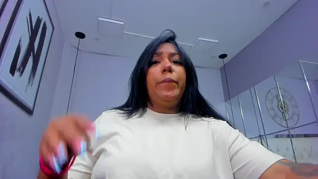 Snapshot of emma_purple_ chatting on 10/24/25, 12:45 emma purple online show from 10/24/25, 12:45