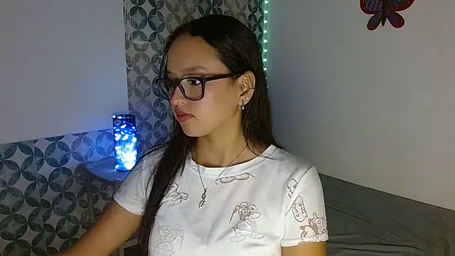 Emilybateee online show from 11/18/25, 06:12