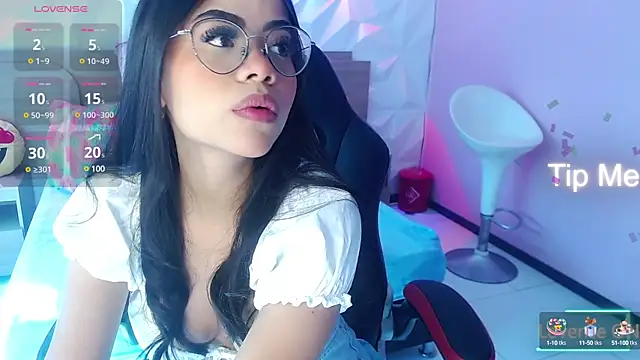 Snapshot of Sussan_love01 chatting on 02/13/25, 01:26 Sussan love01 online show from 02/13/25, 01:26