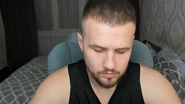 Snapshot of Vladik_b chatting on 02/22/25, 07:25 Vladik b online show from 02/22/25, 07:25