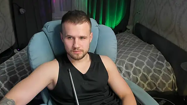 Snapshot of Vladik_b chatting on 03/06/25, 06:16 Vladik b online show from 03/06/25, 06:16