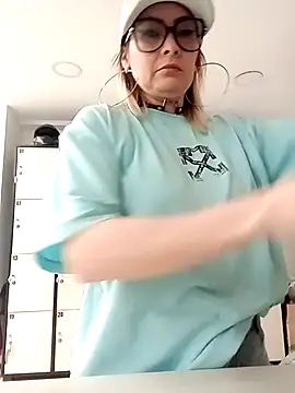 CandieGilson   online show from 10/13/25, 12:38