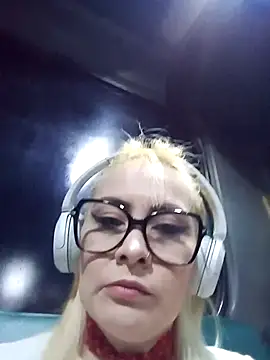 Snapshot of CandieGilson__ chatting on 02/14/26, 11:18 CandieGilson online show from 02/14/26, 11:18