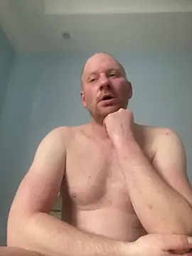 Snapshot of Krzysiekg123 chatting on 02/14/26, 09:17 Krzysiekg123 online show from 02/14/26, 09:17