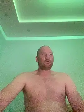 Snapshot of Krzysiekg123 chatting on 02/20/26, 10:54 Krzysiekg123 online show from 02/20/26, 10:54