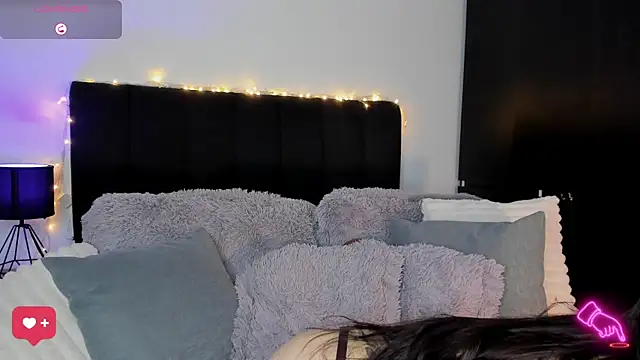 Snapshot of Amara_vause_ chatting on 10/17/25, 01:09 Amara vause  online show from 10/17/25, 01:09