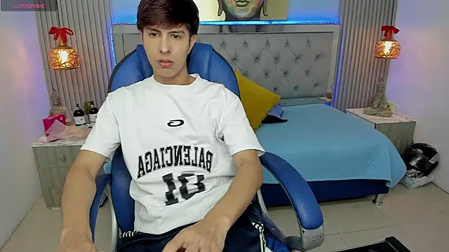 Estiv18  online show from 01/14/26, 01:55