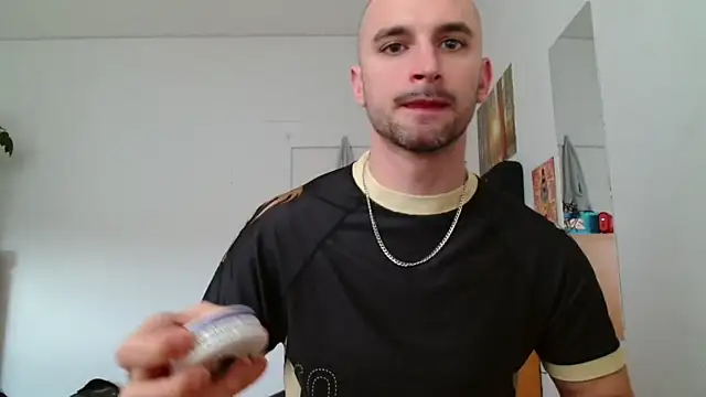 Snapshot of OskarBreno chatting on 05/11/26, 12:00 OskarBreno online show from 05/11/26, 12:00