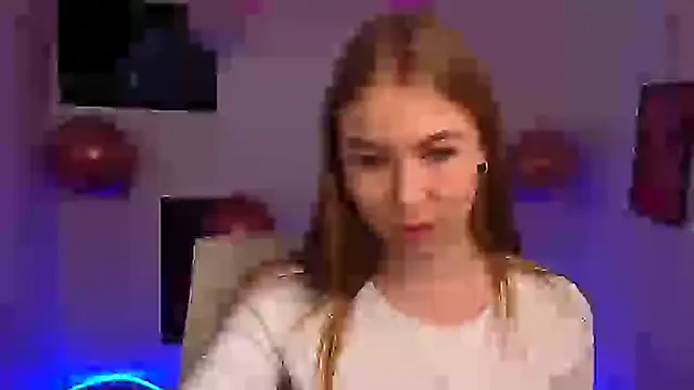Snapshot of Dana_flowers chatting on 02/25/25, 12:13 Dana flowers online show from 02/25/25, 12:13