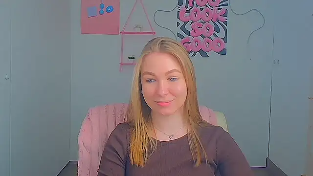 Snapshot of Dana_flowers chatting on 05/12/26, 05:37 Dana flowers online show from 05/12/26, 05:37