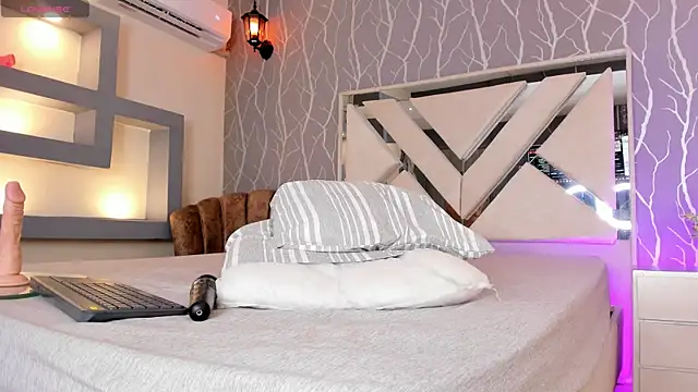 Snapshot of sabrina_hanks69 chatting on 02/11/25, 05:50 sabrina hanks69 online show from 02/11/25, 05:50