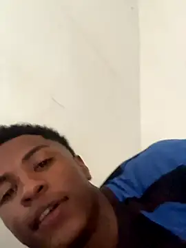 Snapshot of Bichorro chatting on 09/30/25, 04:56 Bichorro online show from 09/30/25, 04:56