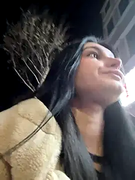 lunalovelee online show from 12/01/25, 01:05