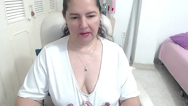 leonela 69 online show from 04/22/26, 02:58