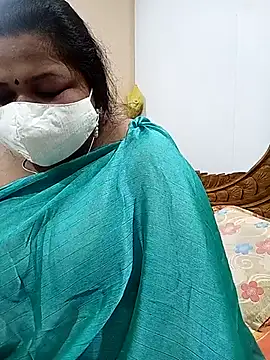 Snapshot of Meryl_Stripppp chatting on 02/22/25, 11:13 Meryl Stripppp online show from 02/22/25, 11:13