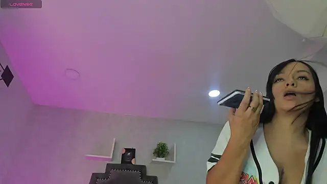 EmiliaRose  online show from 11/17/25, 08:36