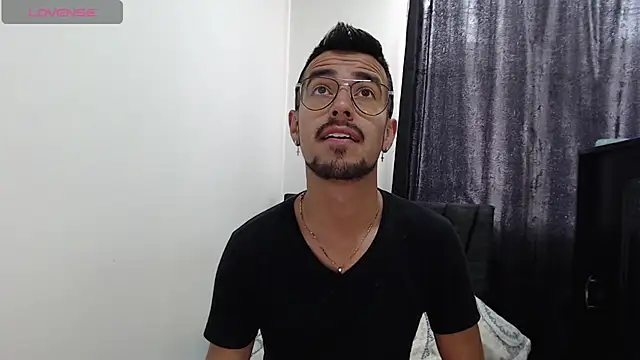 Snapshot of Demian_val chatting on 03/03/25, 12:58 Demian val online show from 03/03/25, 12:58