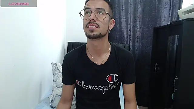 Snapshot of Demian_val chatting on 03/05/25, 04:24 Demian val online show from 03/05/25, 04:24