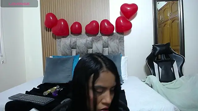 natasha steele online show from 02/19/25, 07:48