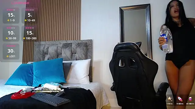 natasha steele online show from 03/13/25, 08:43