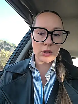 Mona Plus online show from 11/12/25, 08:04