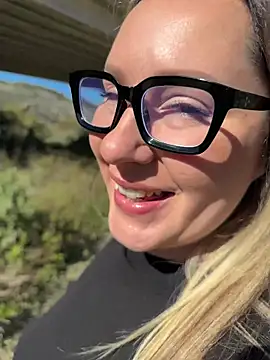 Mona Plus online show from 03/17/26, 09:56