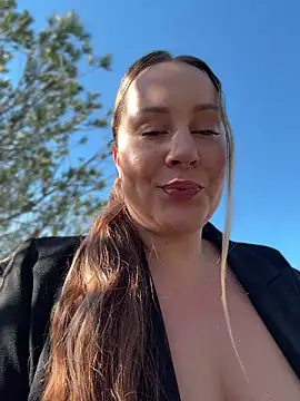 Mona Plus online show from 04/19/26, 07:40