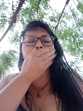 Snapshot of promiscuous-indecent-momm chatting on 02/16/25, 10:54 promiscuous-indecent-momm online show from 02/16/25, 10:54