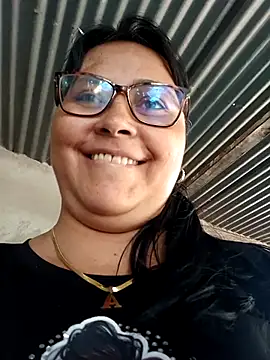 Snapshot of promiscuous-indecent-momm chatting on 02/18/25, 02:06 promiscuous-indecent-momm online show from 02/18/25, 02:06