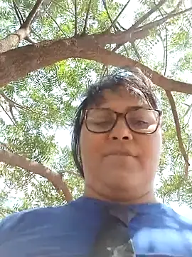 Snapshot of promiscuous-indecent-momm chatting on 02/19/25, 04:44 promiscuous-indecent-momm online show from 02/19/25, 04:44