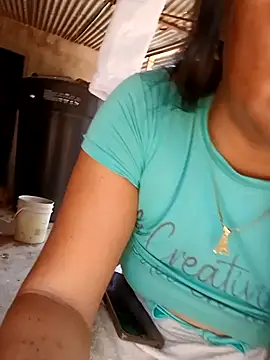 Snapshot of promiscuous-indecent-momm chatting on 02/20/25, 04:46 promiscuous-indecent-momm online show from 02/20/25, 04:46