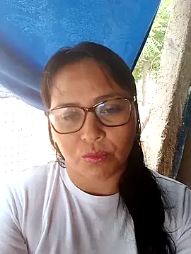 Snapshot of promiscuous-indecent-momm chatting on 02/22/25, 01:46 promiscuous-indecent-momm online show from 02/22/25, 01:46