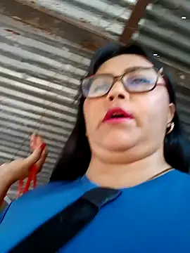 Snapshot of promiscuous-indecent-momm chatting on 02/25/25, 08:30 promiscuous-indecent-momm online show from 02/25/25, 08:30