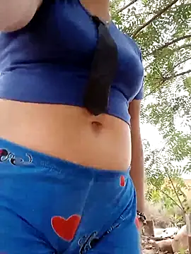 Snapshot of promiscuous-indecent-momm chatting on 03/05/25, 02:23 promiscuous-indecent-momm online show from 03/05/25, 02:23