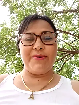 Snapshot of promiscuous-indecent-momm chatting on 03/05/25, 06:34 promiscuous-indecent-momm online show from 03/05/25, 06:34