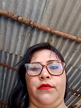 Snapshot of promiscuous-indecent-momm chatting on 03/09/25, 02:21 promiscuous-indecent-momm online show from 03/09/25, 02:21