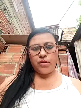 Snapshot of promiscuous-indecent-momm chatting on 10/21/25, 10:10 promiscuous-indecent-momm online show from 10/21/25, 10:10