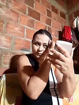 Snapshot of promiscuous-indecent-momm chatting on 11/06/25, 10:38 promiscuous-indecent-momm online show from 11/06/25, 10:38