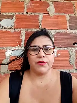 Snapshot of promiscuous-indecent-momm chatting on 11/10/25, 04:17 promiscuous-indecent-momm online show from 11/10/25, 04:17