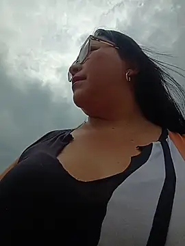 Snapshot of promiscuous-indecent-momm chatting on 01/06/26, 03:05 promiscuous-indecent-momm online show from 01/06/26, 03:05