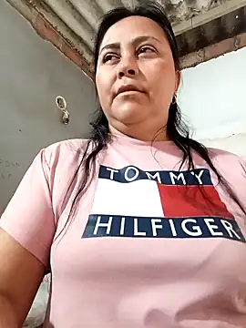 Snapshot of promiscuous-indecent-momm chatting on 02/02/26, 02:05 promiscuous-indecent-momm online show from 02/02/26, 02:05