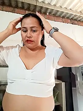 Snapshot of promiscuous-indecent-momm chatting on 02/09/26, 01:59 promiscuous-indecent-momm online show from 02/09/26, 01:59