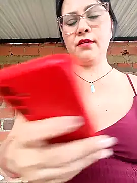 promiscuous-indecent-momm online show from 04/14/26, 07:20