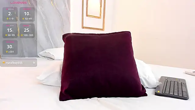 KylieGomeez online show from 02/21/25, 10:48